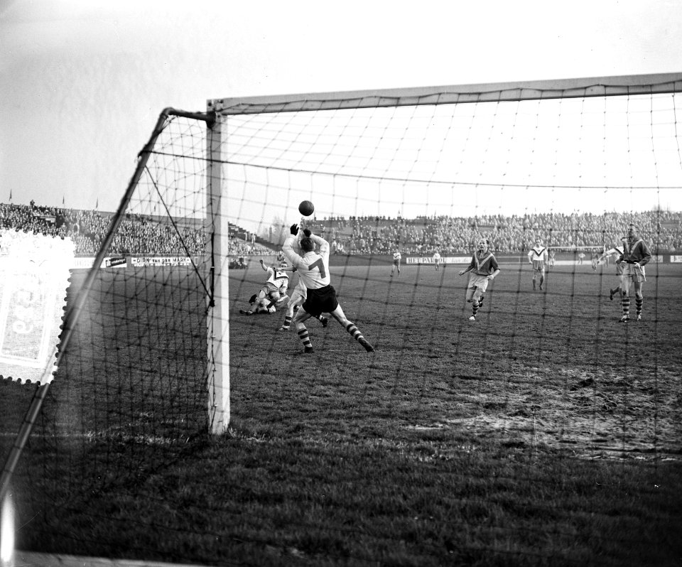 Profvoetbal Amsterdam tegen Haag 2-1, Bestanddeelnr 906-8529