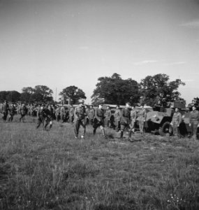 Prinses Irene Brigade12 An inspection by Gen Phaff of the Dutch troops in …, Bestanddeelnr 934-9451