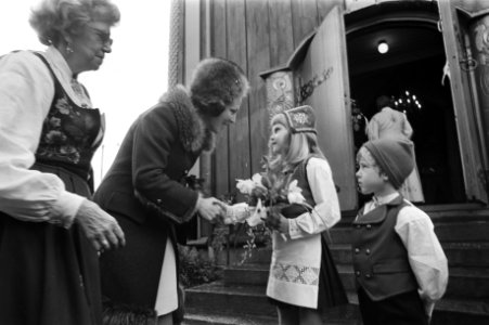 Prinses Beatrix opent Noorse Bazar in Noorse Kerk in Rotterdam Prinses Beatrix , Bestanddeelnr 927-5786