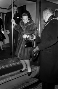 Prinses Beatrix opent nieuw Jaarbeursgebouw, Beatrixgebouw te Utrecht. Prinses B, Bestanddeelnr 923-3115