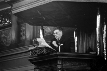 Prof.dr. J. Presser gaf afscheidscollege in aula van Amsterdamse Universiteit pr, Bestanddeelnr 922-4777