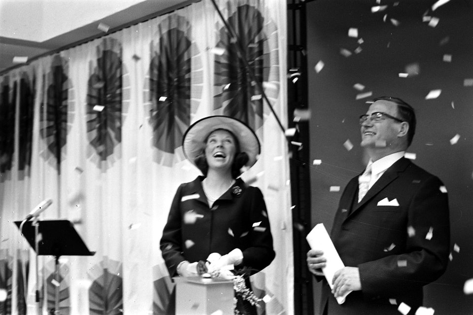 Prinses Beatrix opent scholengemeenschap t Zandpad , Amsterdam Prinses Beatri, Bestanddeelnr 923-5337