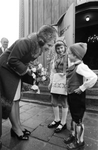 Prinses Beatrix opent Noorse Bazar in Noorse Kerk in Rotterdam Prinses Beatrix , Bestanddeelnr 927-5784