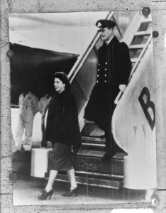 Prinses Elisabeth en Hertog van Edinburgh aankomst Canada, Bestanddeelnr 904-7989