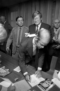 Profielen van politici , nummer 20 en 21 Wiegel en mevrouw H. van Someren Downer, Bestanddeelnr 926-7263