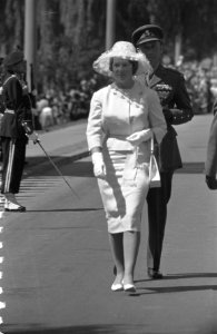 Prinses Irene bij 130-jarig bestaan van garderegiment Grenadiers, Bestanddeelnr 910-4980