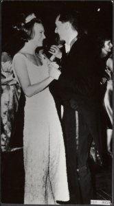 Prinses Irene en prins Carlos Hugo waren de eregasten op het persbal vanm de Dui, Bestanddeelnr 018-0859