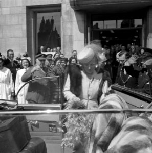 Prinses gaat in auto, Bestanddeelnr 902-7125