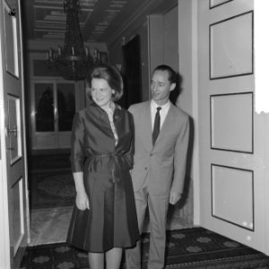 Prinses Irene en Prins Hugo Carlos de Bourbon Parma in het Paleis op Soestdijk, , Bestanddeelnr 916-0338
