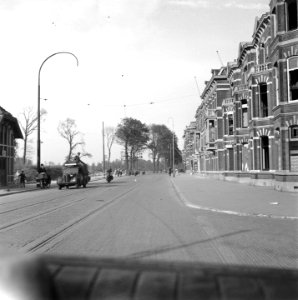 Prinses Irene Brigade onderweg. Den Haag Bezuidenhoutseweg ter hoogte Gerard Ri, Bestanddeelnr 900-3135