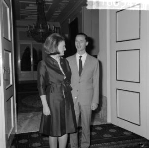 Prinses Irene en Prins Hugo Carlos de Bourbon Parma in het Paleis op Soestdijk, , Bestanddeelnr 916-0342