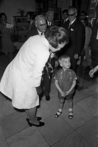 Prinses Beatrix opent tentoonstelling Middeleeuwse kunst uit Zweden in Aartsbiss, Bestanddeelnr 923-5080