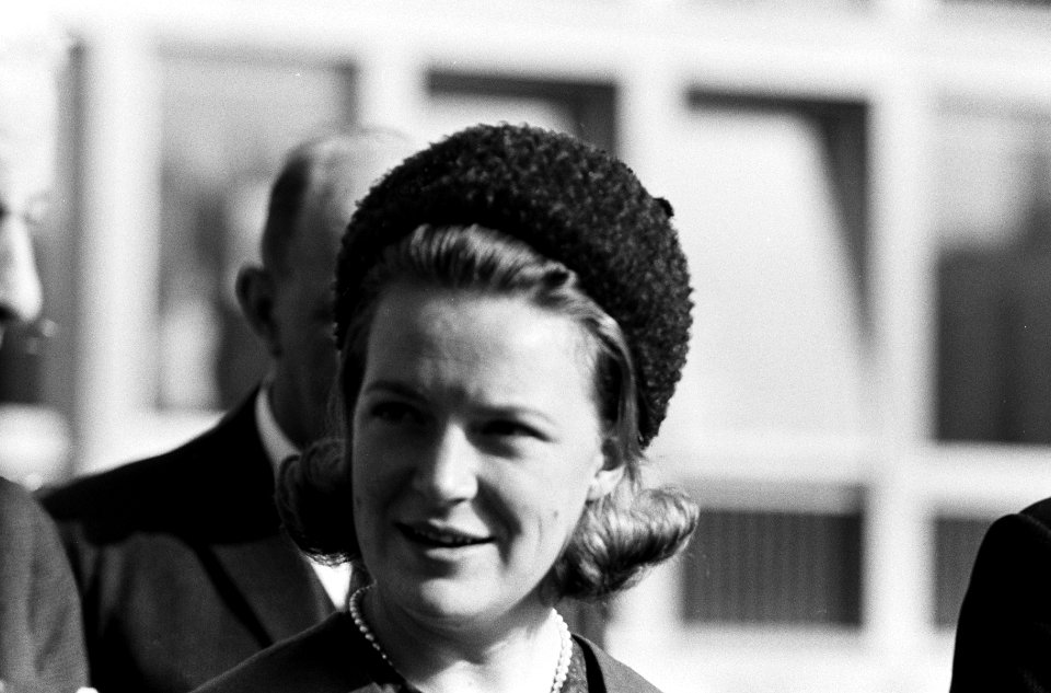 Prinses Irene bracht bezoek aan het Thomas a Kempis Lyceum te Zwolle De prinses, Bestanddeelnr 915-6553
