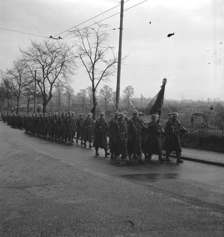 Prinses Irene Brigade. Begrafenis van de Britse liaison-officier, kolonel Bernha, Bestanddeelnr 934-9531