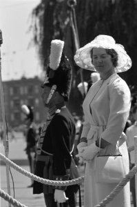 Prinses Irene bij 130-jarig bestaan van garderegiment Grenadiers, Bestanddeelnr 910-4984