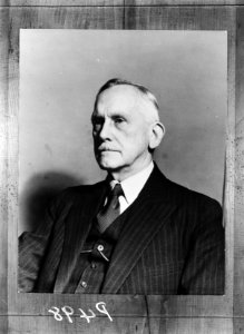 Prof. dr.ir. J.I.J.M. Schmutzer, minister van Overzeese Gebiedsdelen, Bestanddeelnr 935-1144