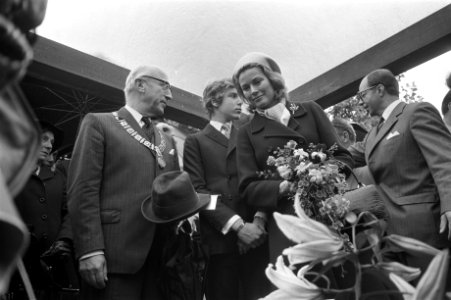 Prinses Gracia van Monaco doopt op Floriade een lelie, Bestanddeelnr 925-8811