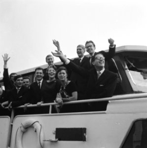 Prinses Beatrix rondvaart gemaakt met Europese Werkgroep De prinses temidden van, Bestanddeelnr 915-7290