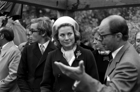 Prinses Gracia van Monaco doopt op Floriade een lelie, Bestanddeelnr 925-8816