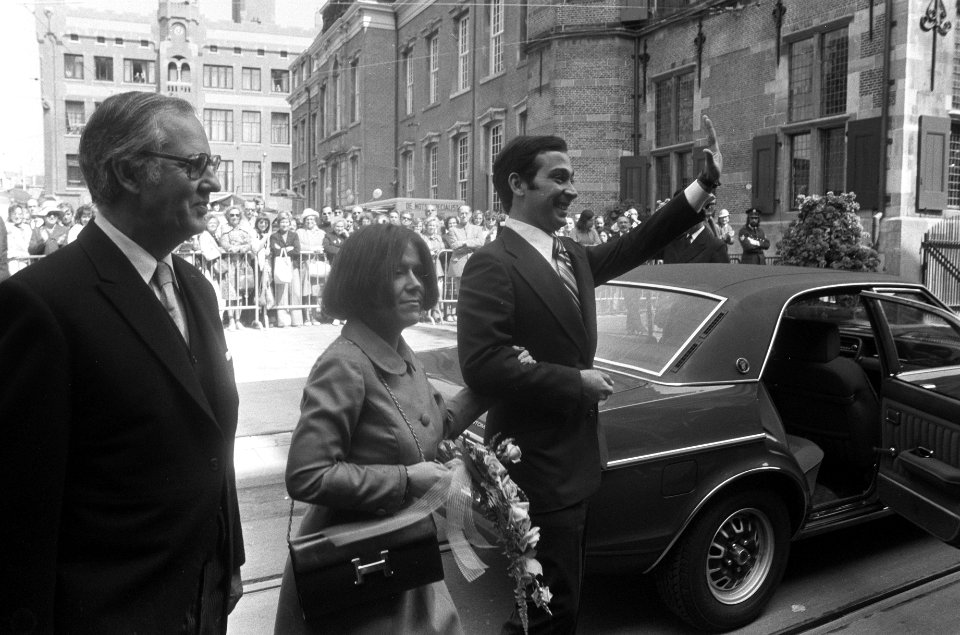 Prinses Christina en een zwaaiende Jorge Guillermo, Bestanddeelnr 927-9964