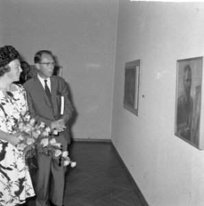 Prinses Beatrix opent tentoonstelling 150 jaar Nederlandse Kunst in Stedelijk Mu, Bestanddeelnr 915-3378