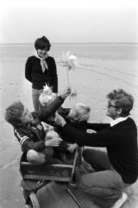 Prinses Margriet en Pieter van Vollenhove en kinderen op Schiermonnikoog, Bestanddeelnr 928-6102