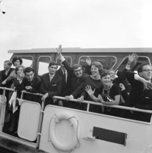 Prinses Beatrix rondvaart gemaakt met Europese Werkgroep De prinses temidden van, Bestanddeelnr 915-7287