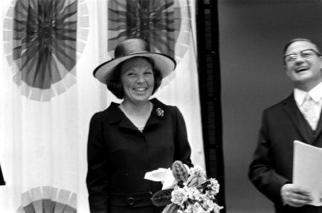Prinses Beatrix opent scholengemeenschap t Zandpad , Amsterdam Prinses Beatri, Bestanddeelnr 923-5345