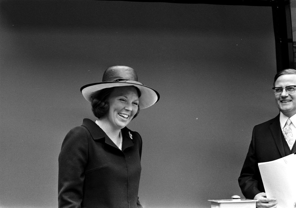 Prinses Beatrix opent scholengemeenschap t Zandpad , Amsterdam Prinses Beatri, Bestanddeelnr 923-5344