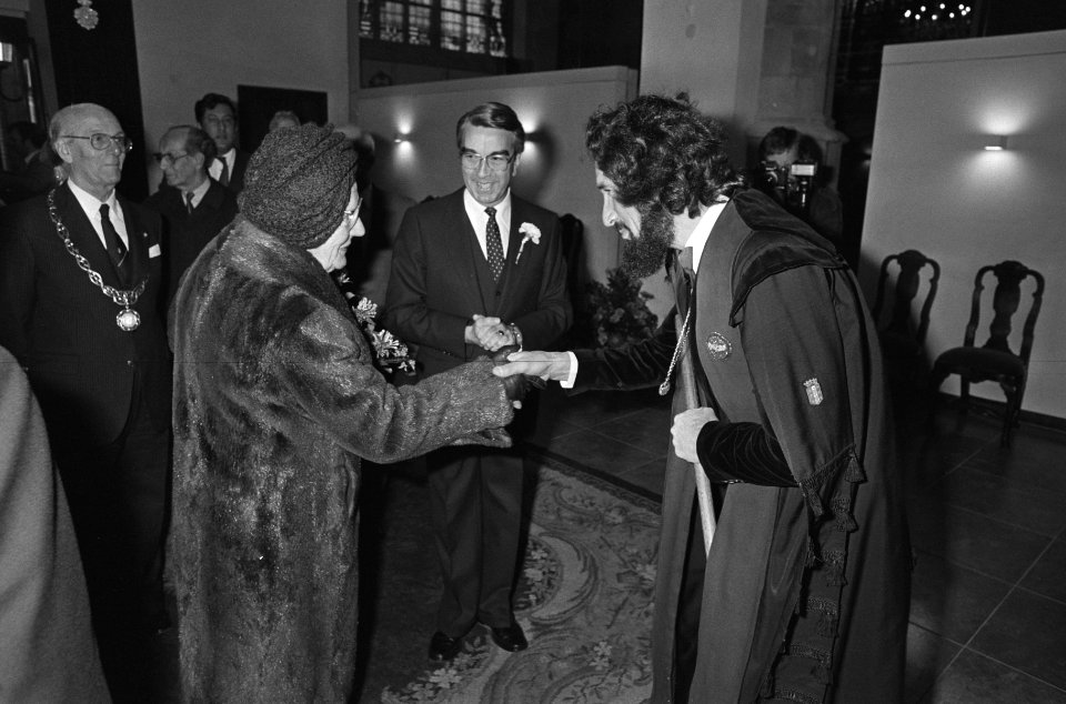 Prinses Juliana woonde wederingebruikneming bij van gerestaureerde St. Janskerk , Bestanddeelnr 931-1023