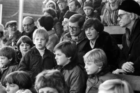 Prinses Margriet, Mr Pieter van Vollenhoven en hun kinderen op de tribune, Bestanddeelnr 931-2820