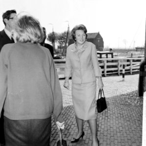 Prinses Beatrix vergadering bijgewoond in de Dromedaris Enhkuizen, de Prinses me, Bestanddeelnr 916-4143