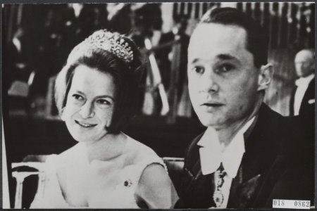 Prinses Irene en prins Carlos Hugo waren de eregasten op het persbal vanm de Dui, Bestanddeelnr 018-0862