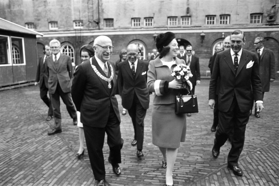 Prinses Beatrix opent tentoonstelling Ontmoeting met het Reddingswezen in Sche, Bestanddeelnr 927-5553