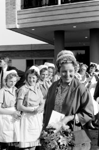 Prinses Beatrix opent streekziekenhuis De Plantage . Prinses Beatrix tijdens r, Bestanddeelnr 912-9714