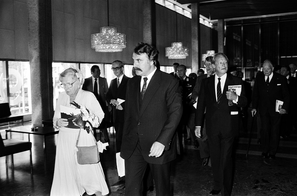 Prinses Juliana Prins Bernhard wonen in de Doelen in Rotterdam herdenking bij Bo, Bestanddeelnr 930-8272