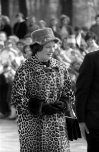 Prinses Irene bezoekt Drenthe, Prinses Irene bij aankomst in Annen, Bestanddeelnr 911-1498