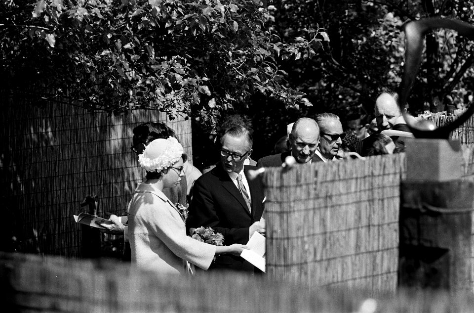 Prinses Christina van Zweden een tentoonstelling geopend in Madurodam, minister , Bestanddeelnr 916-5454