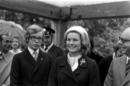 Prinses Gracia van Monaco doopt op Floriade een lelie, Bestanddeelnr 925-8815