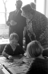 Prinses Irene bezoekt Drenthe, bezoek aan school, Bestanddeelnr 911-1496