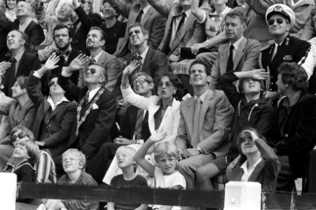 Prinses Margriet, Pieter van Vollenhoven en de zonen Floris (l), Pieter- Christi, Bestanddeelnr 930-4306