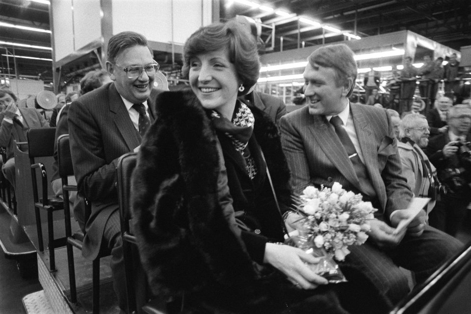 Prinses Margriet (l), directeur Deleye en minister Van Aardenne (Economische Zak, Bestanddeelnr 932-8046