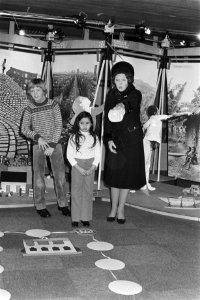 Prinses Beatrix opent tentoonstelling Spel en Speelgoed uit de Gehele Wereld i, Bestanddeelnr 930-1040