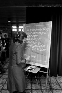 Prinses Beatrix opent Vormingscentrum Isselt te Amersfoort Prinses Beatrix ze, Bestanddeelnr 923-5375