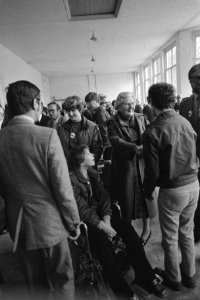Prinses Juliana ontving zaterdag ongeveer 250 gehandicapten op Paleis Soestdijk , Bestanddeelnr 931-0771