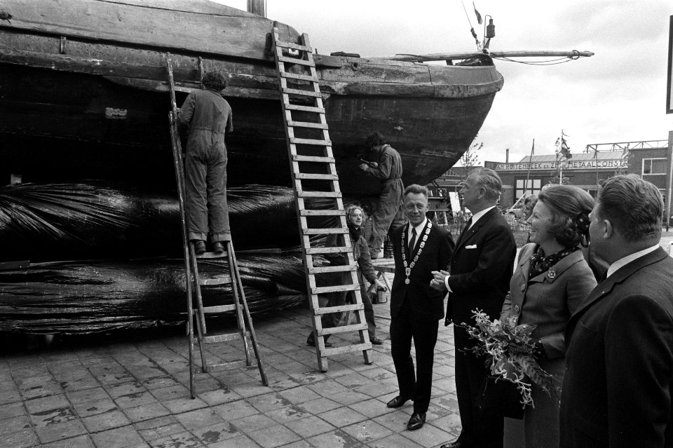 Prinses Beatrix opent Vormingscentrum Isselt te Amersfoort Prinses Beatrix ki, Bestanddeelnr 923-5376