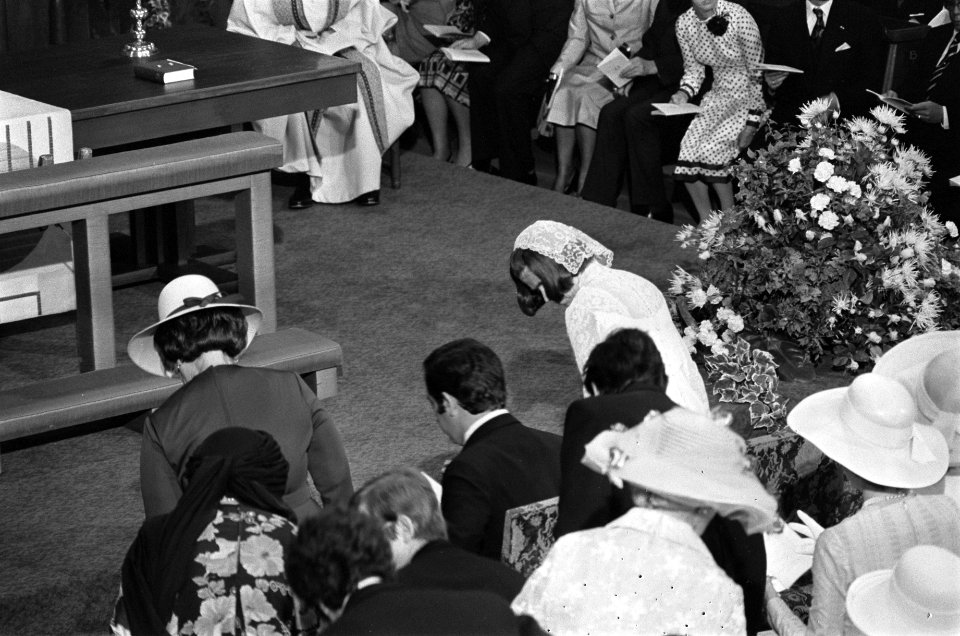 Prinses Christina en Jorge Guillermo tijdens de plechtigheid, Bestanddeelnr 928-0234