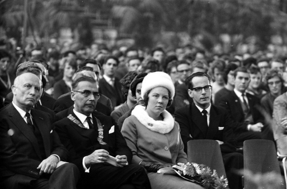Prinses Beatrix openingsbijeenkomst van de Aktie Europa 1 2 3 in nieuwe RAI bijg, Bestanddeelnr 915-8026