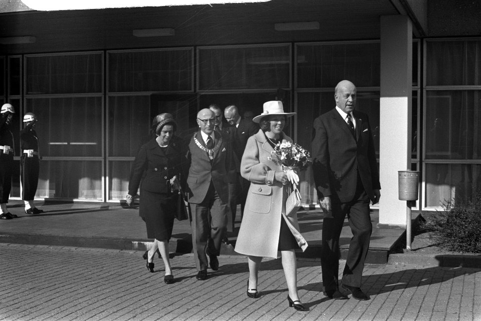 Prinses Beatrix opent Nederlands Historisch Scheepsvaartmuseum in s-lands Zeemag, Bestanddeelnr 926-3455