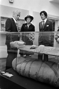 Prinses Beatrix opent nieuw gebouw Allard Pierson Museum te Amsterdam Prinses B, Bestanddeelnr 928-8164